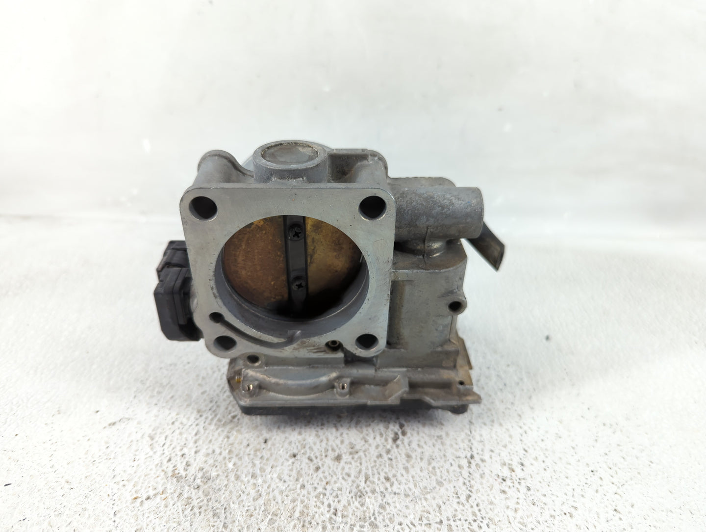 2010-2014 Honda Cr-V Throttle Body Fits Fits 2010 2011 2012 2013 2014 2015 OEM Used Auto Parts - Oemusedautoparts1.com