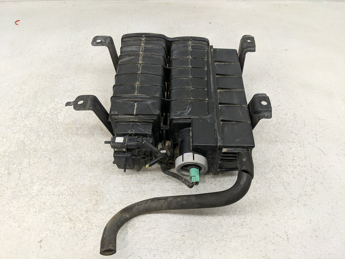 2010 Honda Cr-v Fuel Vapor Charcoal Canister - Oemusedautoparts1.com