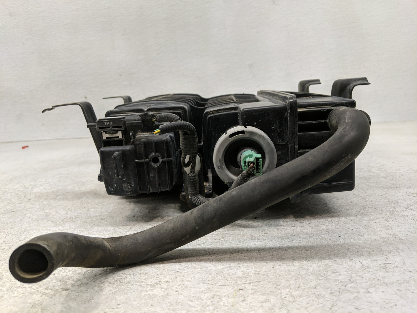 2010 Honda Cr-v Fuel Vapor Charcoal Canister - Oemusedautoparts1.com