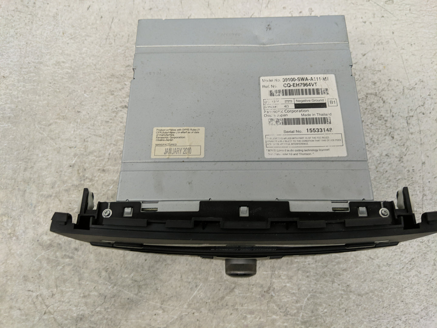 2010-2011 Honda Cr-V Radio AM FM Cd Player Receiver Replacement P/N:39100-SWA-A111-M1 Fits Fits 2010 2011 OEM Used Auto Part