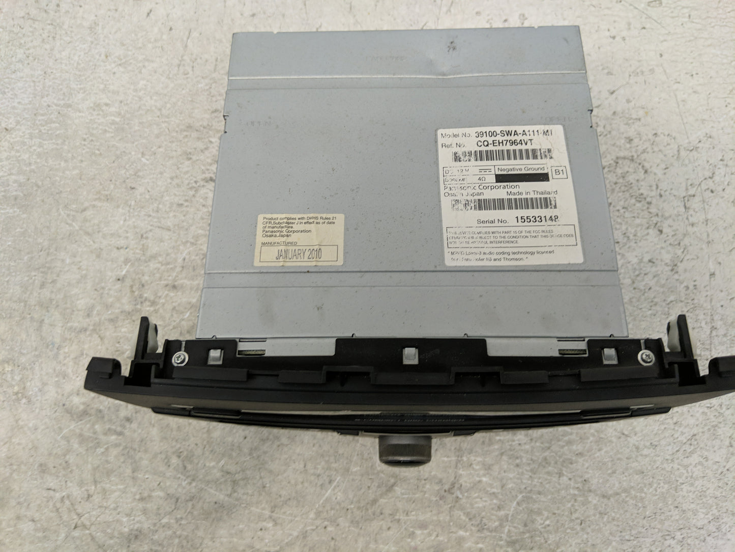 2010-2011 Honda Cr-V Radio AM FM Cd Player Receiver Replacement P/N:39100-SWA-A111-M1 Fits Fits 2010 2011 OEM Used Auto Part