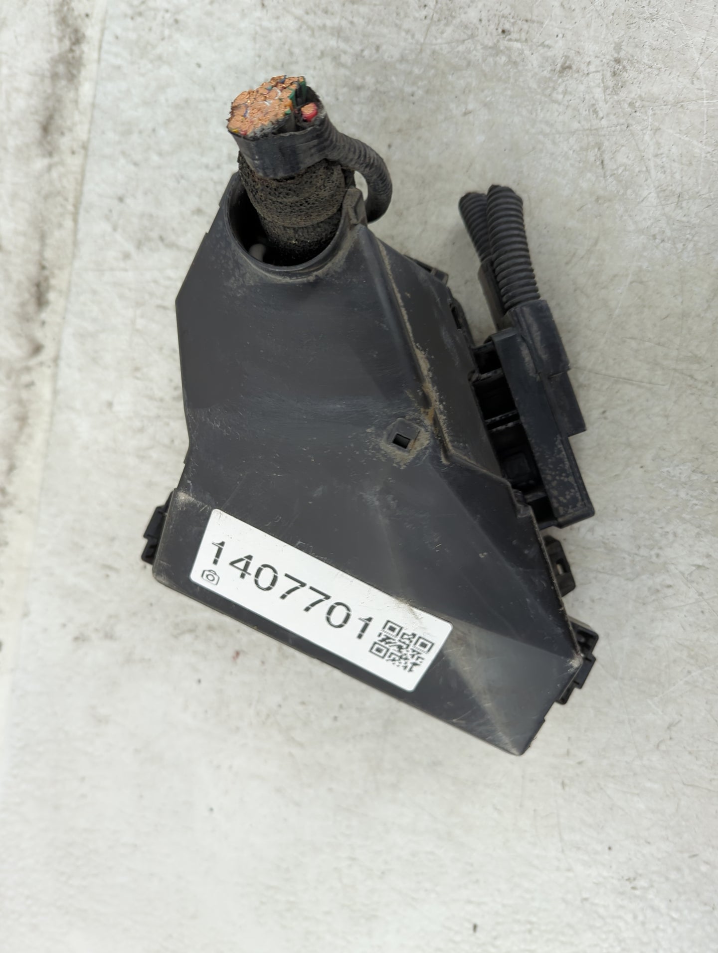 2007-2011 Honda Cr-V Fusebox Fuse Box Panel Relay Module P/N:SWA-0130 Fits Fits 2007 2008 2009 2010 2011 OEM Used Auto Parts