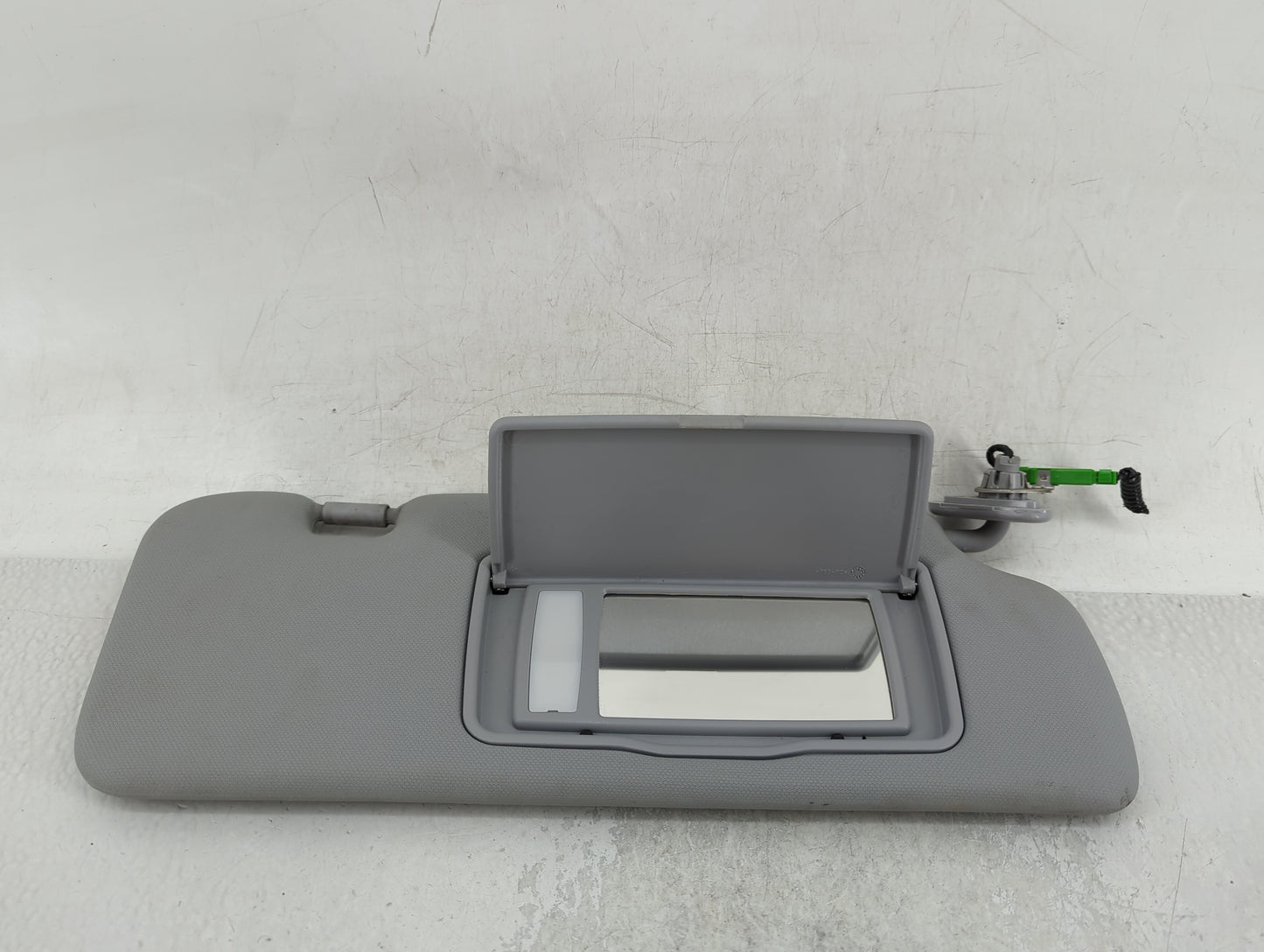 2010-2011 Honda Cr-V Sun Visor Shade Replacement Passenger Right Mirror Fits Fits 2010 2011 OEM Used Auto Parts - Oemusedaut