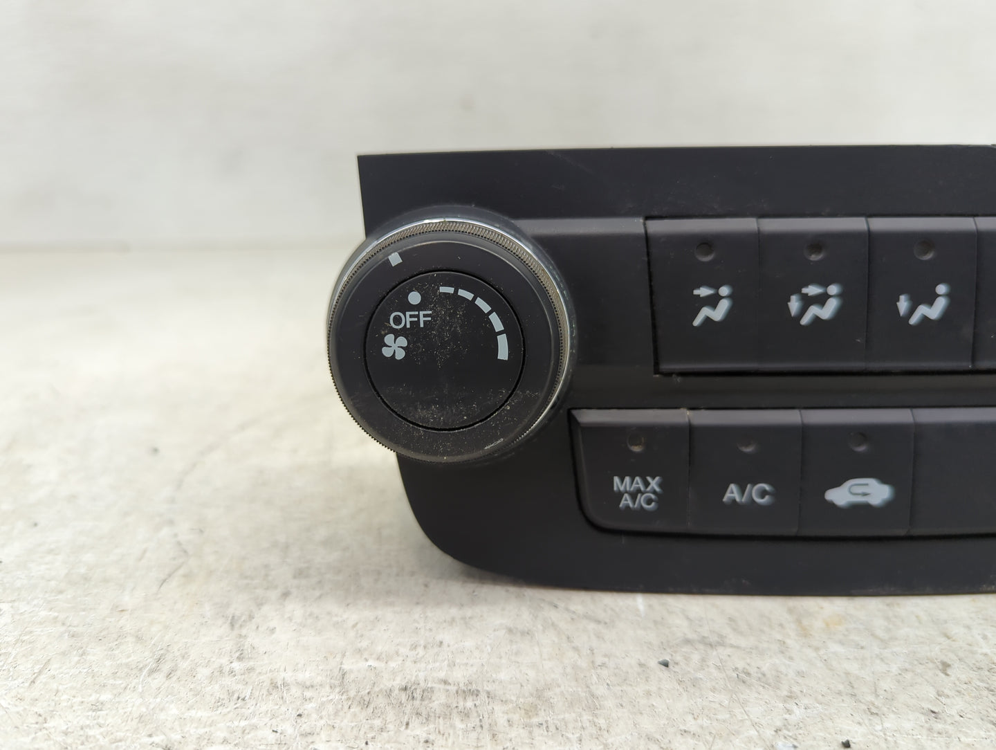 2010-2011 Honda Cr-V Climate Control Module Temperature AC/Heater Replacement P/N:79500-SWAW-A1 Fits Fits 2010 2011 OEM Used