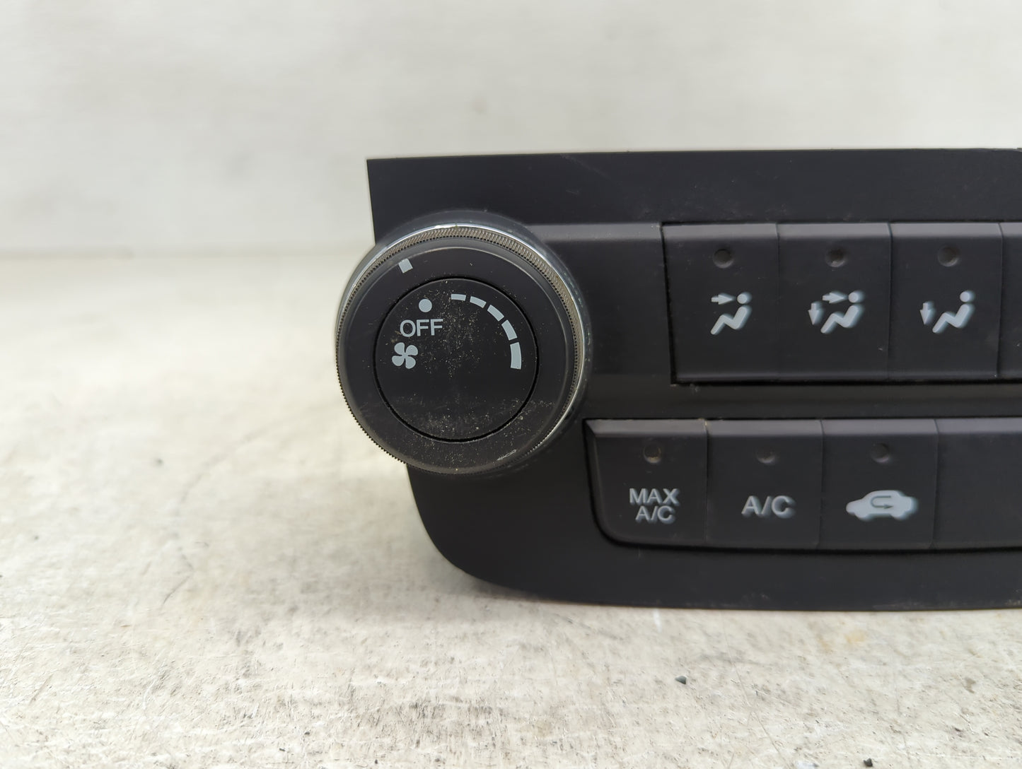 2010-2011 Honda Cr-V Climate Control Module Temperature AC/Heater Replacement P/N:79500-SWAW-A1 Fits Fits 2010 2011 OEM Used