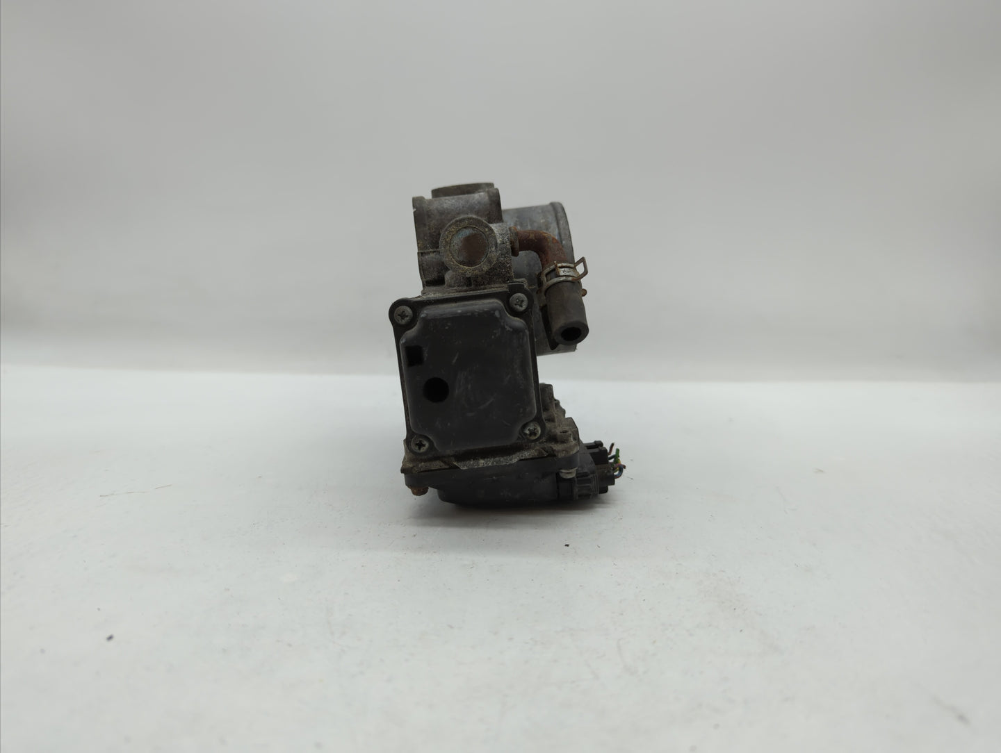2010-2013 Honda Cr-V Throttle Body P/N:GMD7E GME1A Fits Fits 2010 2011 2012 2013 2014 OEM Used Auto Parts - Oemusedautoparts