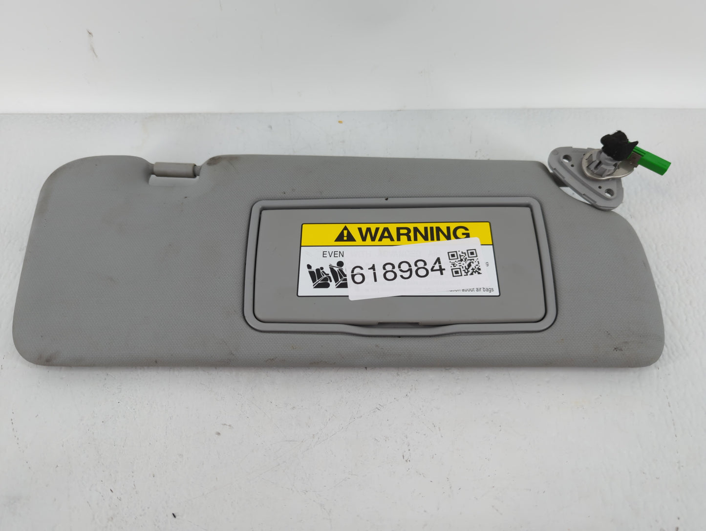 2010-2011 Honda Cr-V Sun Visor Shade Replacement Passenger Right Mirror Fits Fits 2010 2011 OEM Used Auto Parts - Oemusedaut