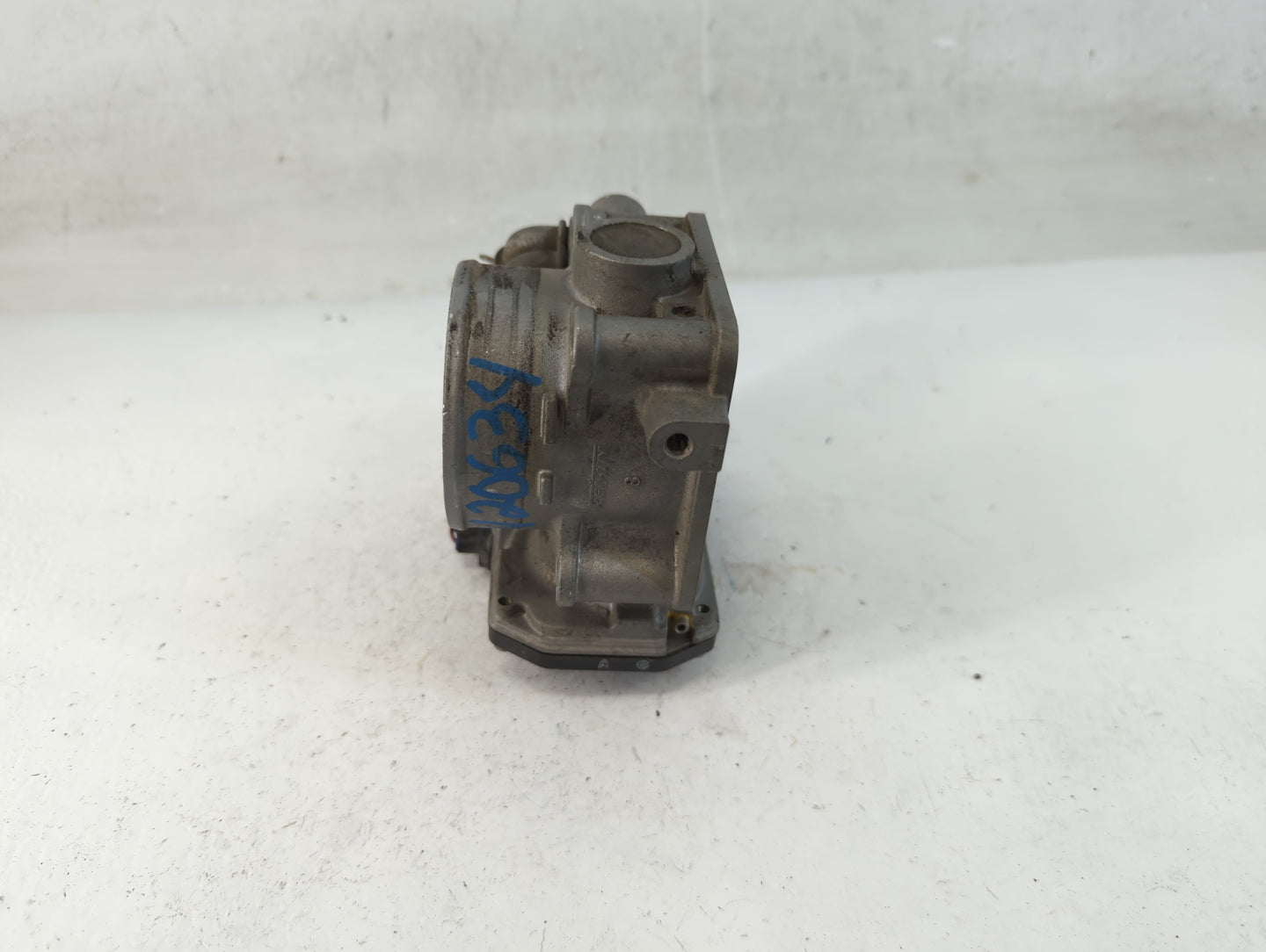2010-2014 Honda Cr-V Throttle Body P/N:U22250158975 GMD7E Fits Fits 2010 2011 2012 2013 2014 2015 OEM Used Auto Parts - Oemu