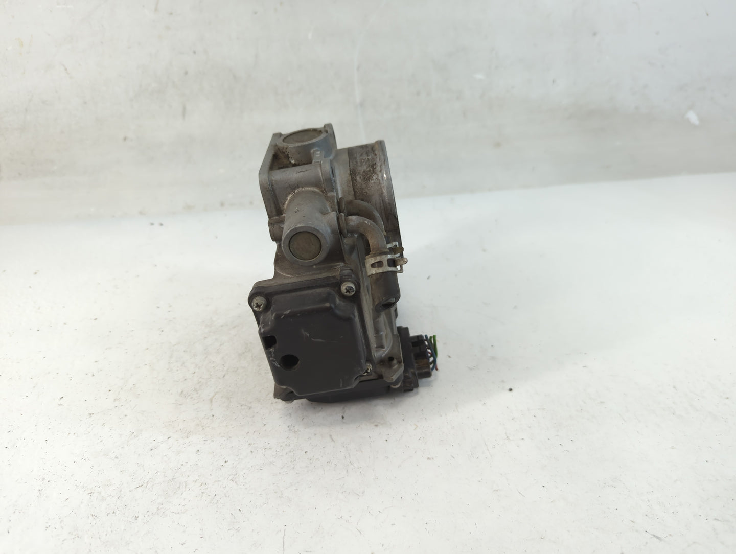 2010-2014 Honda Cr-V Throttle Body P/N:U22250158975 GMD7E Fits Fits 2010 2011 2012 2013 2014 2015 OEM Used Auto Parts - Oemu