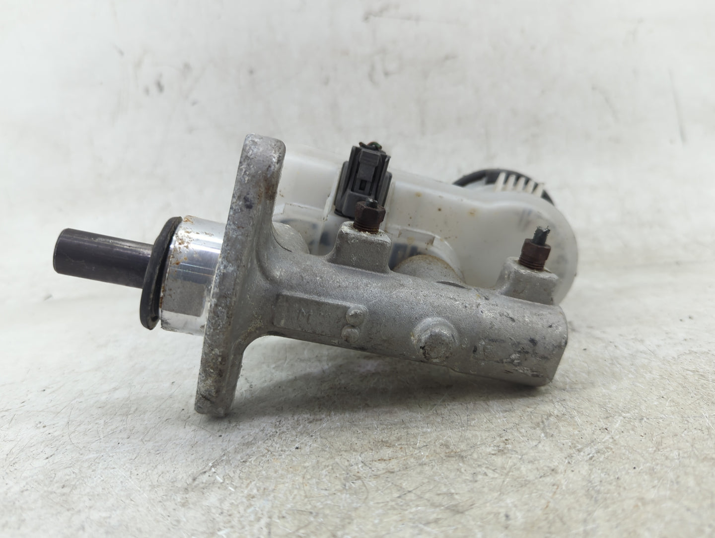 2012-2012 Honda Crosstour Brake Master Cylinder - Oemusedautoparts1.com