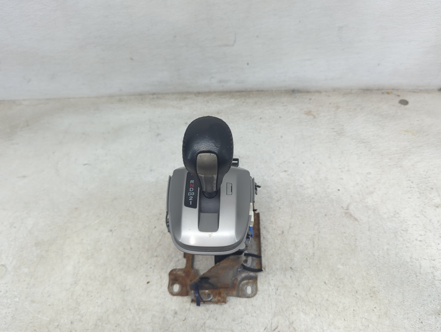2010 Honda Crosstour Floor Console Assembly Shifter - Oemusedautoparts1.com