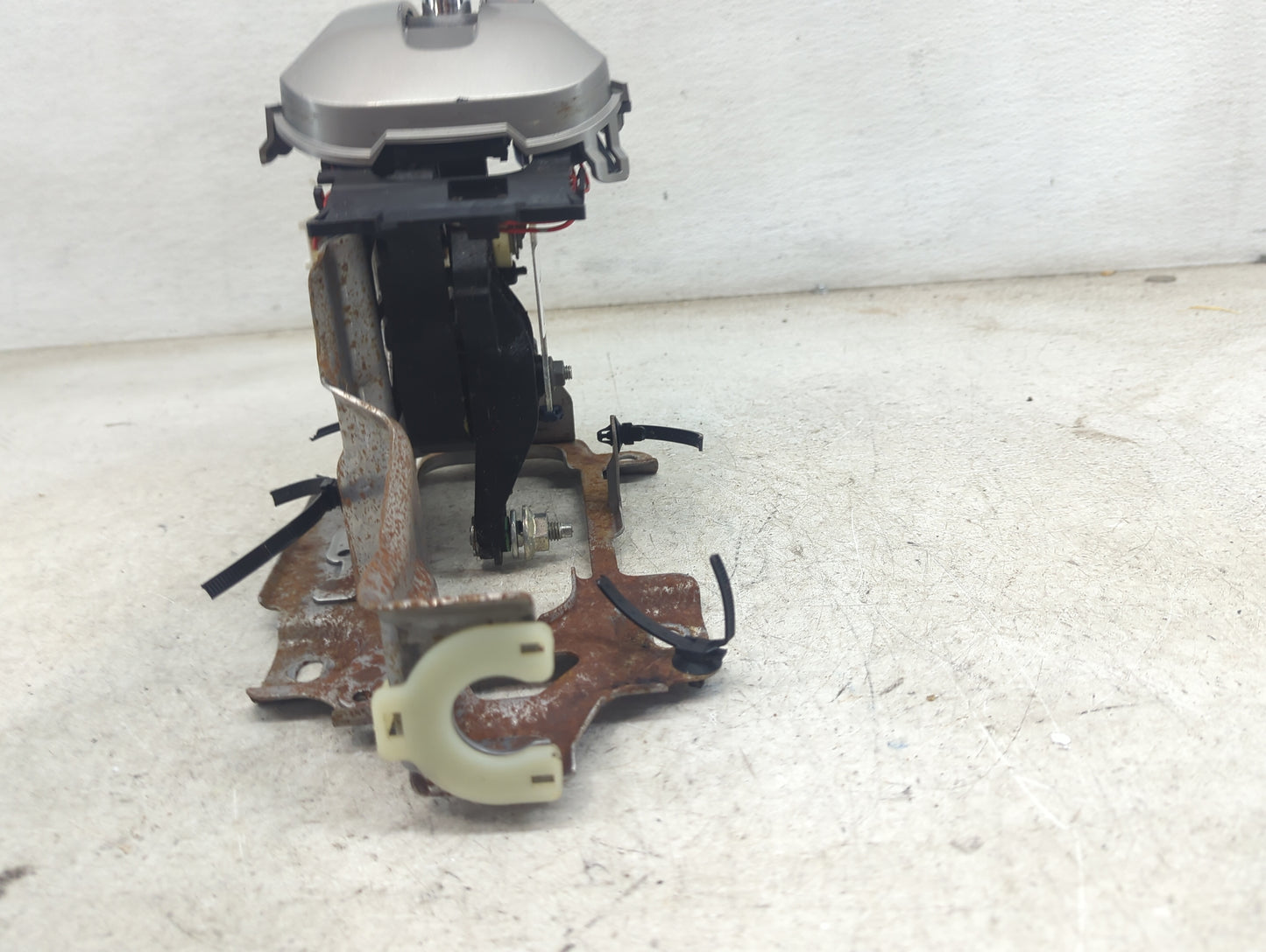 2010 Honda Crosstour Floor Console Assembly Shifter - Oemusedautoparts1.com