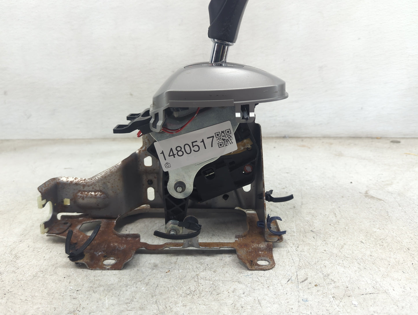 2010 Honda Crosstour Floor Console Assembly Shifter - Oemusedautoparts1.com