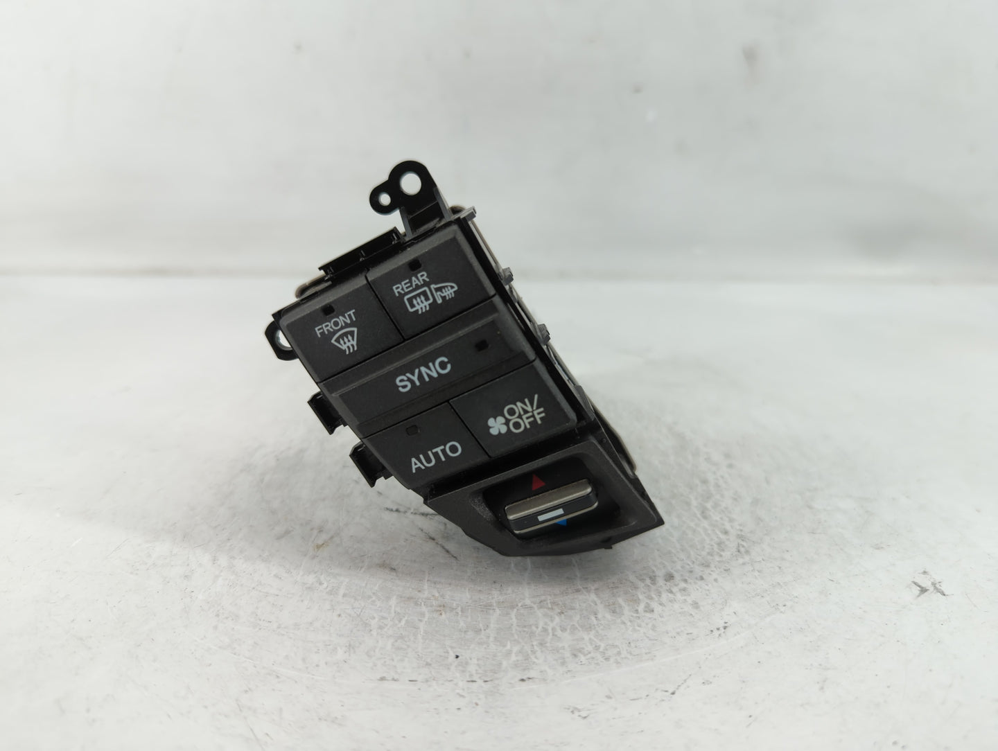 2010 Honda Crosstour Radio AM FM Cd Player Receiver Replacement P/N:067 SAJ 1 TA0Y Fits OEM Used Auto Parts - Oemusedautopar