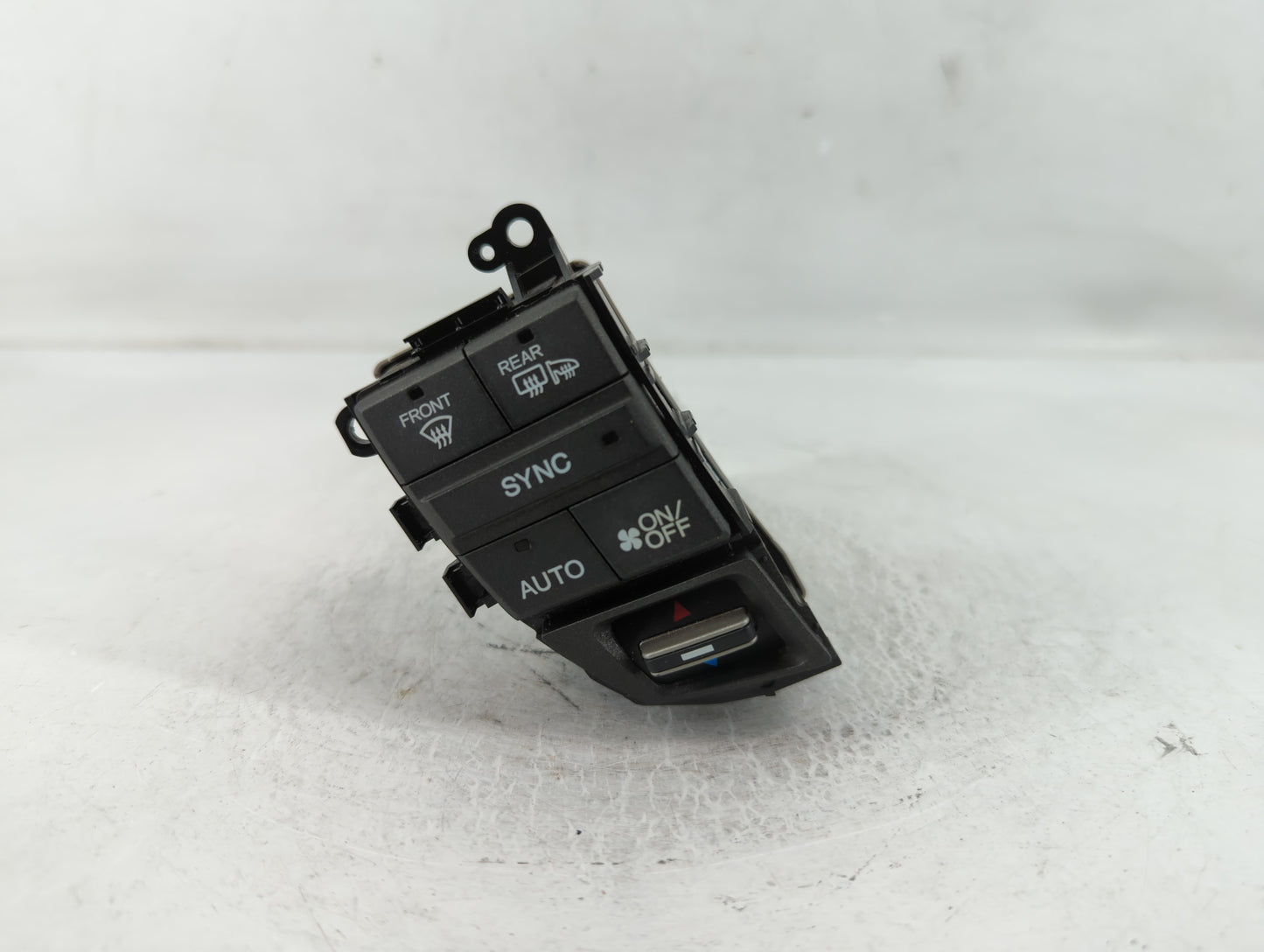 2010 Honda Crosstour Radio AM FM Cd Player Receiver Replacement P/N:067 SAJ 1 TA0Y Fits OEM Used Auto Parts - Oemusedautopar