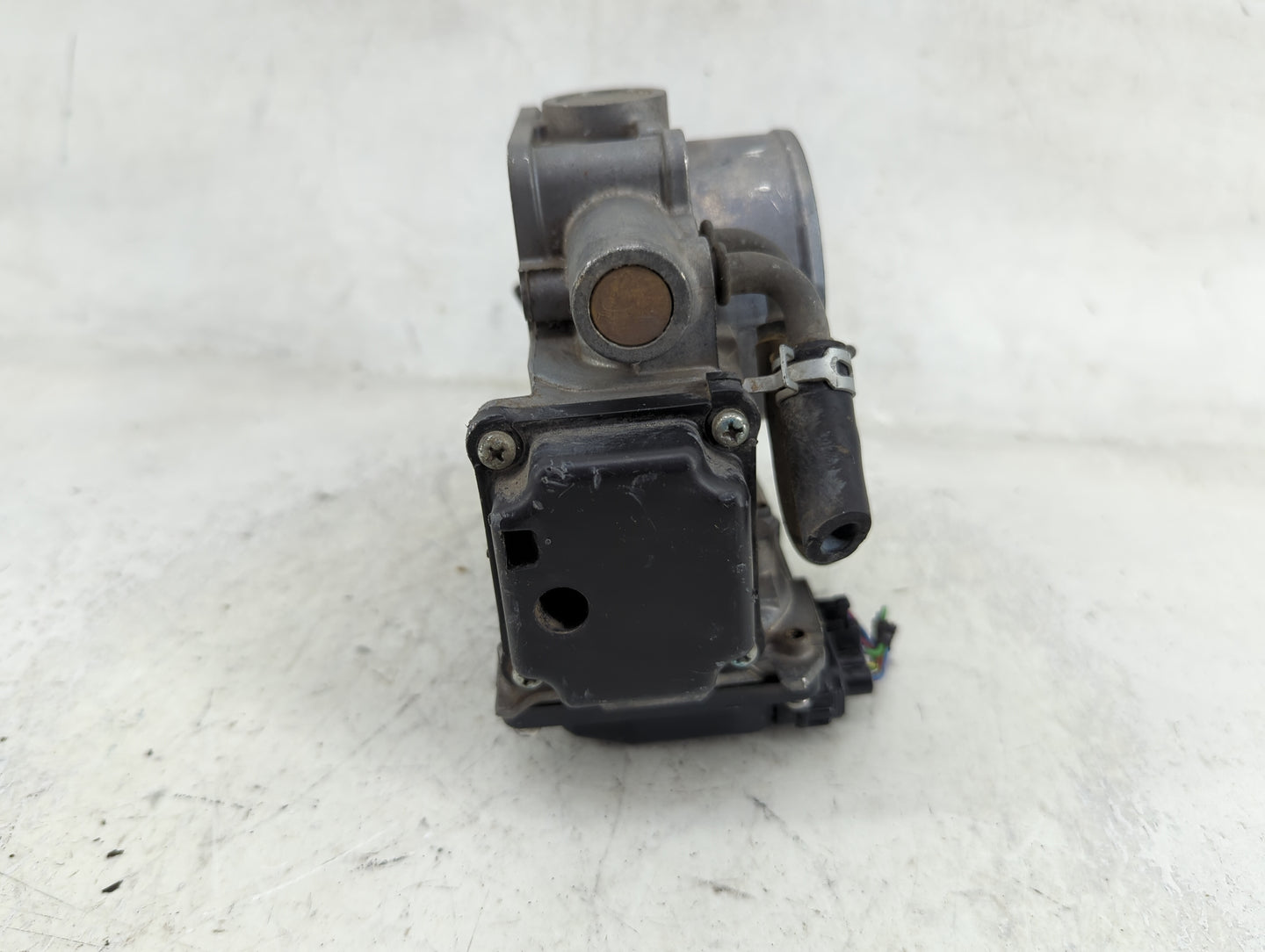 2010 Honda Crv Throttle Body P/N:GMD7E U2225010101528 Fits OEM Used Auto Parts - Oemusedautoparts1.com