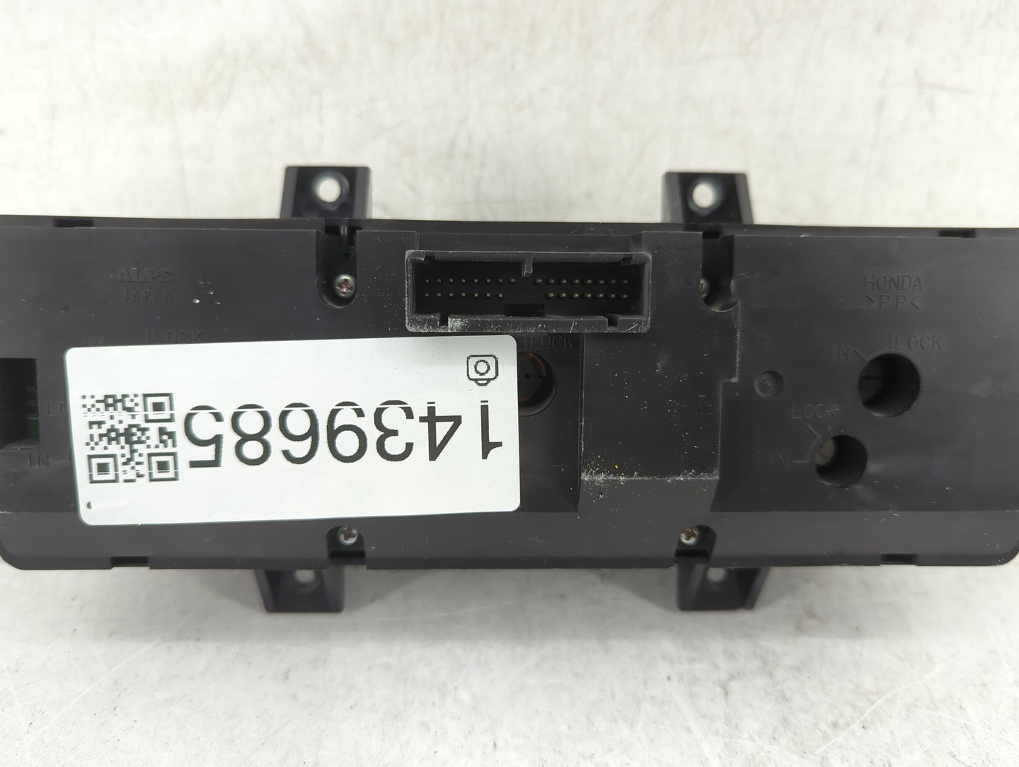 2009-2011 Honda Element Climate Control Module Temperature AC/Heater Replacement Fits Fits 2009 2010 2011 OEM Used Auto Part