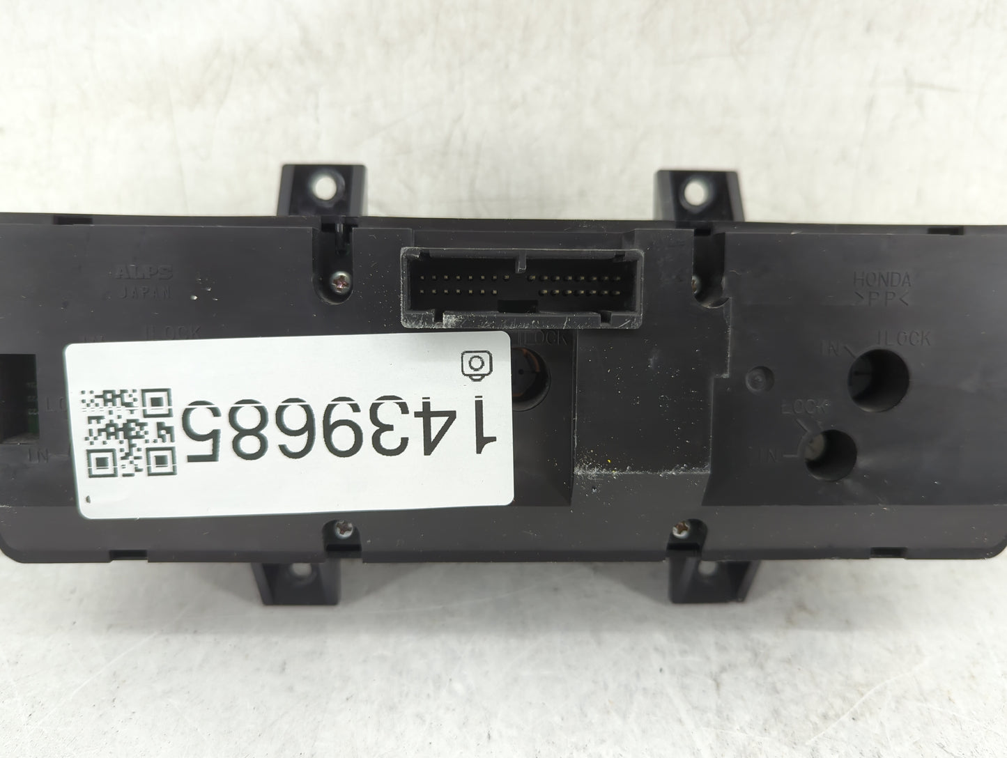 2009-2011 Honda Element Climate Control Module Temperature AC/Heater Replacement Fits Fits 2009 2010 2011 OEM Used Auto Part