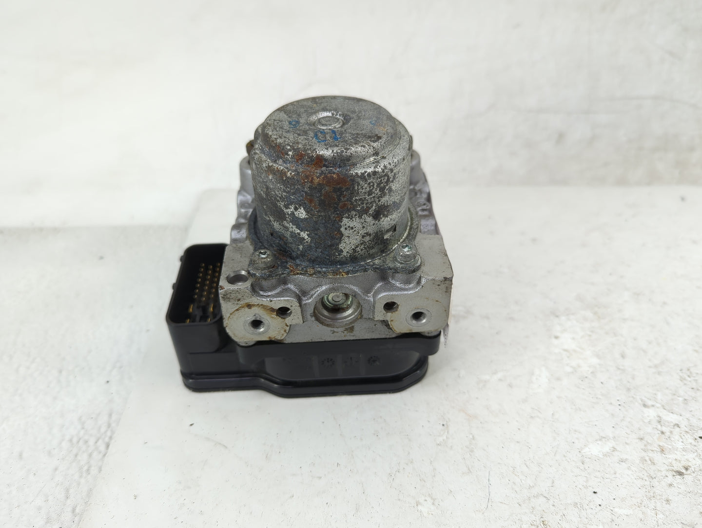 2009-2011 Honda Fit ABS Pump Control Module Replacement Fits Fits 2009 2010 2011 OEM Used Auto Parts - Oemusedautoparts1.com