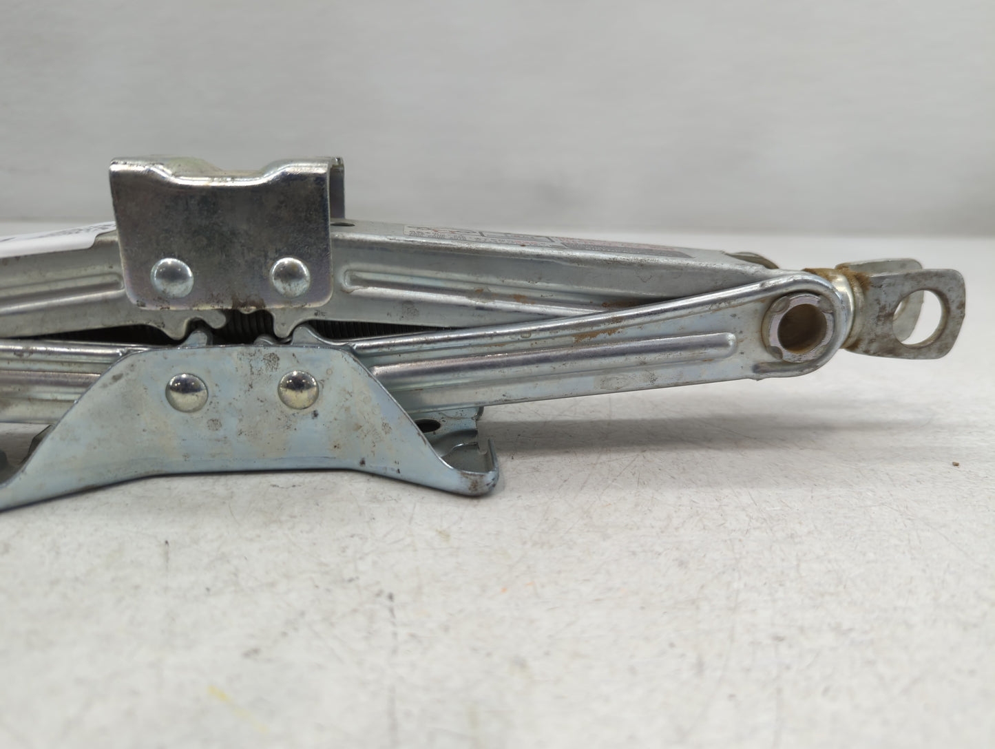 2010 Honda Insight Spare Scissor Car Jack - Oemusedautoparts1.com