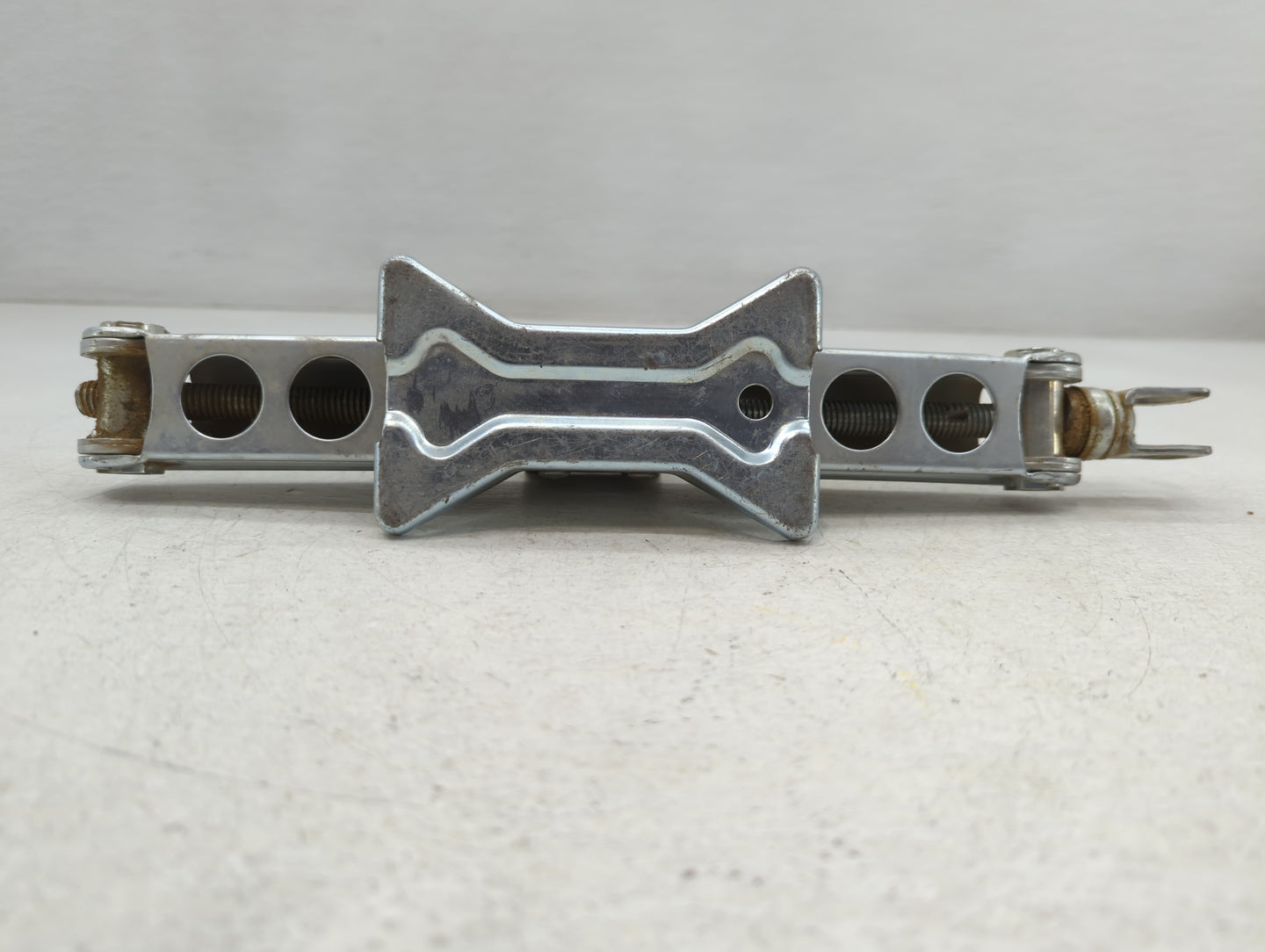 2010 Honda Insight Spare Scissor Car Jack - Oemusedautoparts1.com