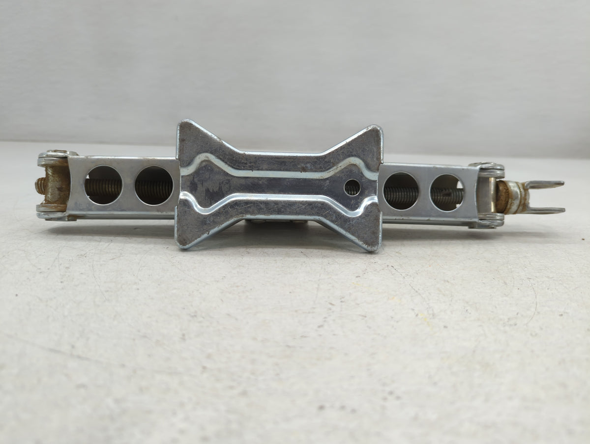 2010 Honda Insight Spare Scissor Car Jack - Oemusedautoparts1.com