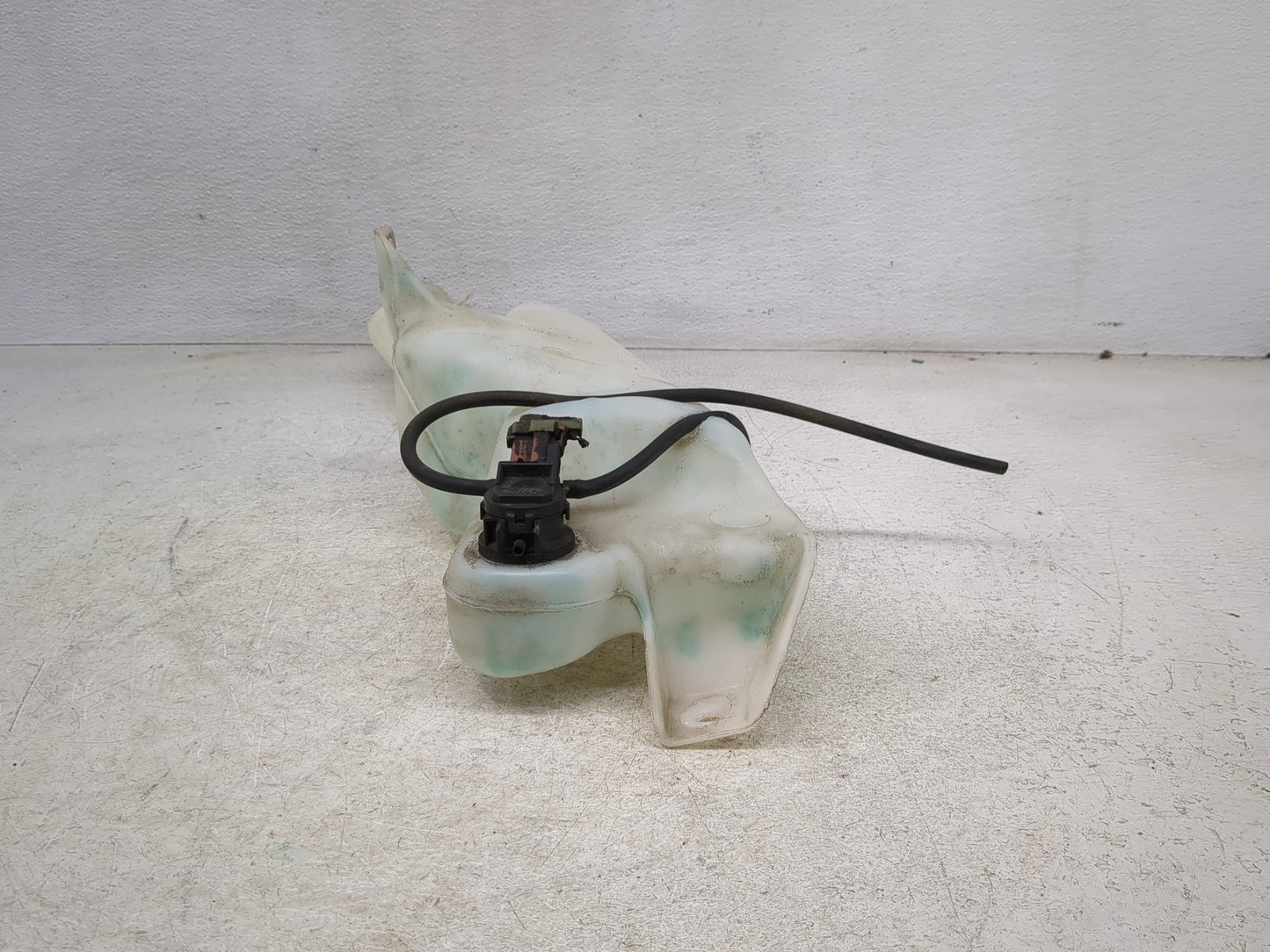2005-2010 Honda Odyssey Windshield Washer Fluid Reservoir Bottle Oem - Oemusedautoparts1.com
