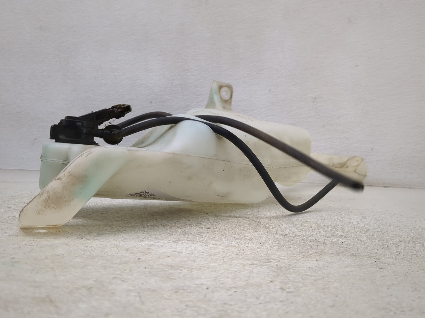 2005-2010 Honda Odyssey Windshield Washer Fluid Reservoir Bottle Oem - Oemusedautoparts1.com