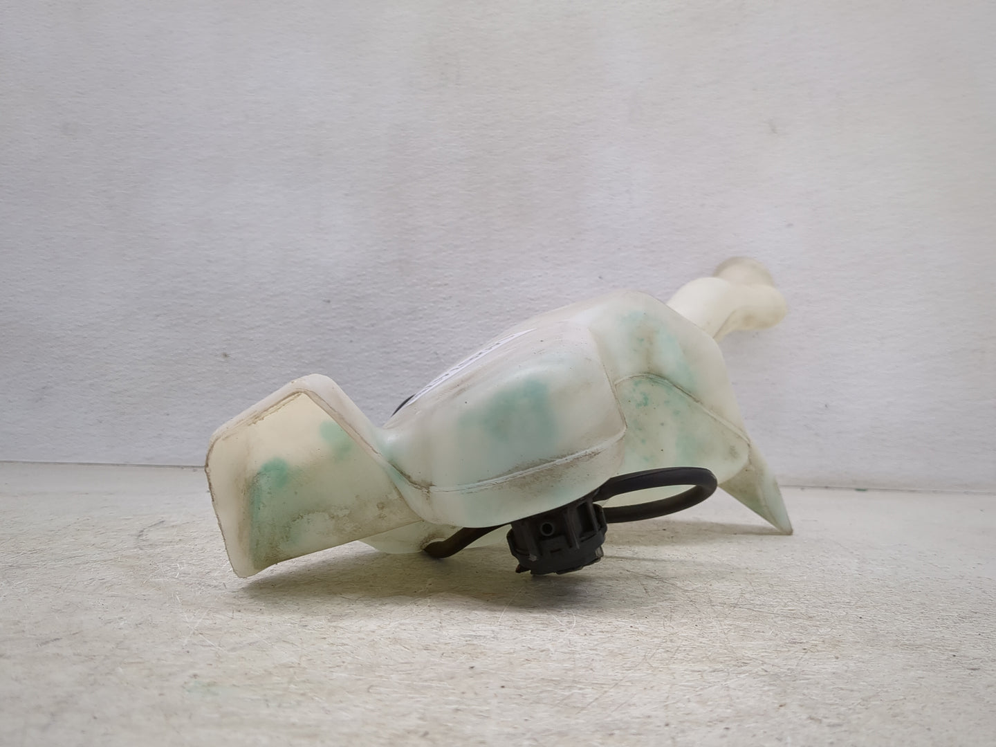 2005-2010 Honda Odyssey Windshield Washer Fluid Reservoir Bottle Oem - Oemusedautoparts1.com