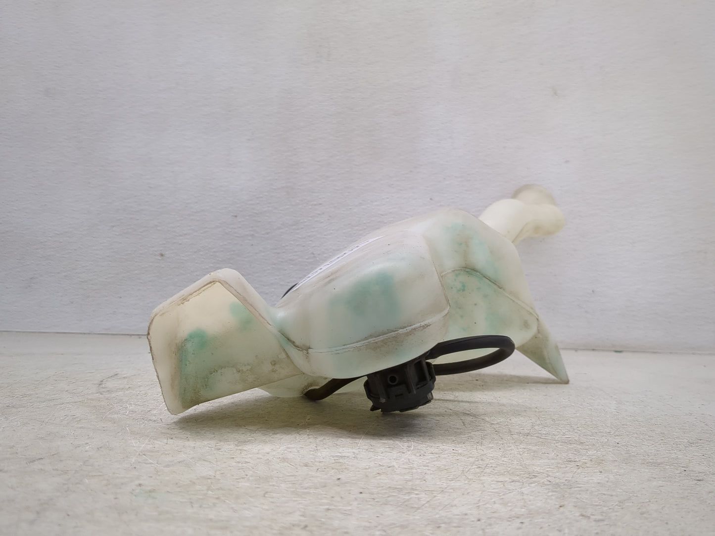 2005-2010 Honda Odyssey Windshield Washer Fluid Reservoir Bottle Oem - Oemusedautoparts1.com