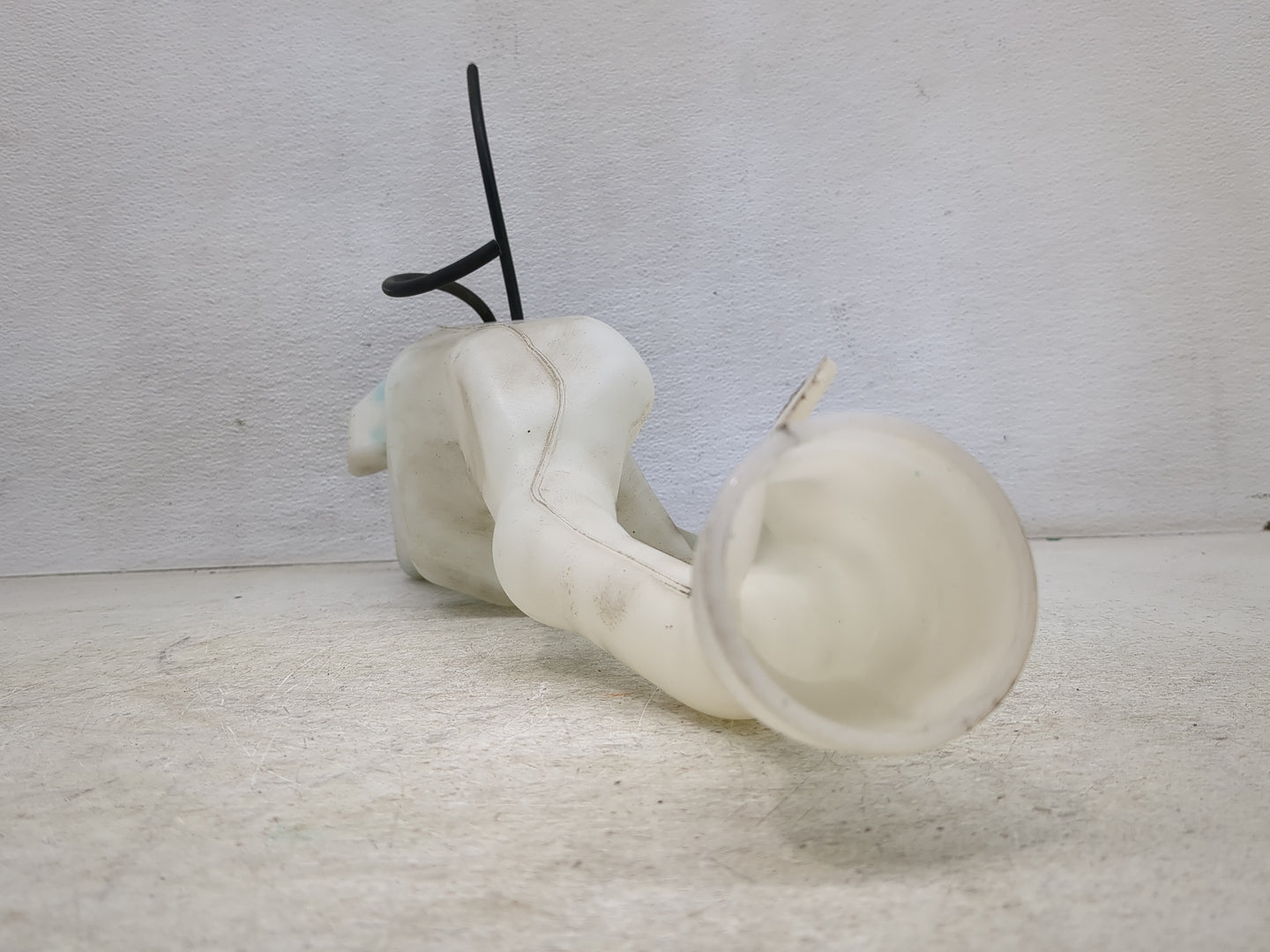 2005-2010 Honda Odyssey Windshield Washer Fluid Reservoir Bottle Oem - Oemusedautoparts1.com
