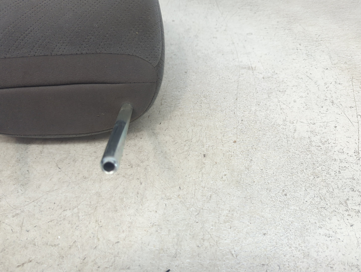2010 Honda Odyssey Headrest Head Rest Front Driver Seat Gray - Oemusedautoparts1.com