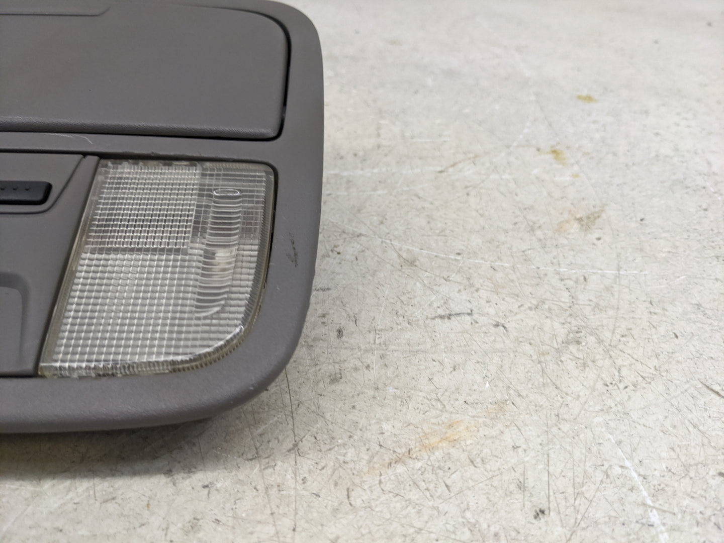 2005-2010 Honda Odyssey Overhead Roof Console Gray - Oemusedautoparts1.com