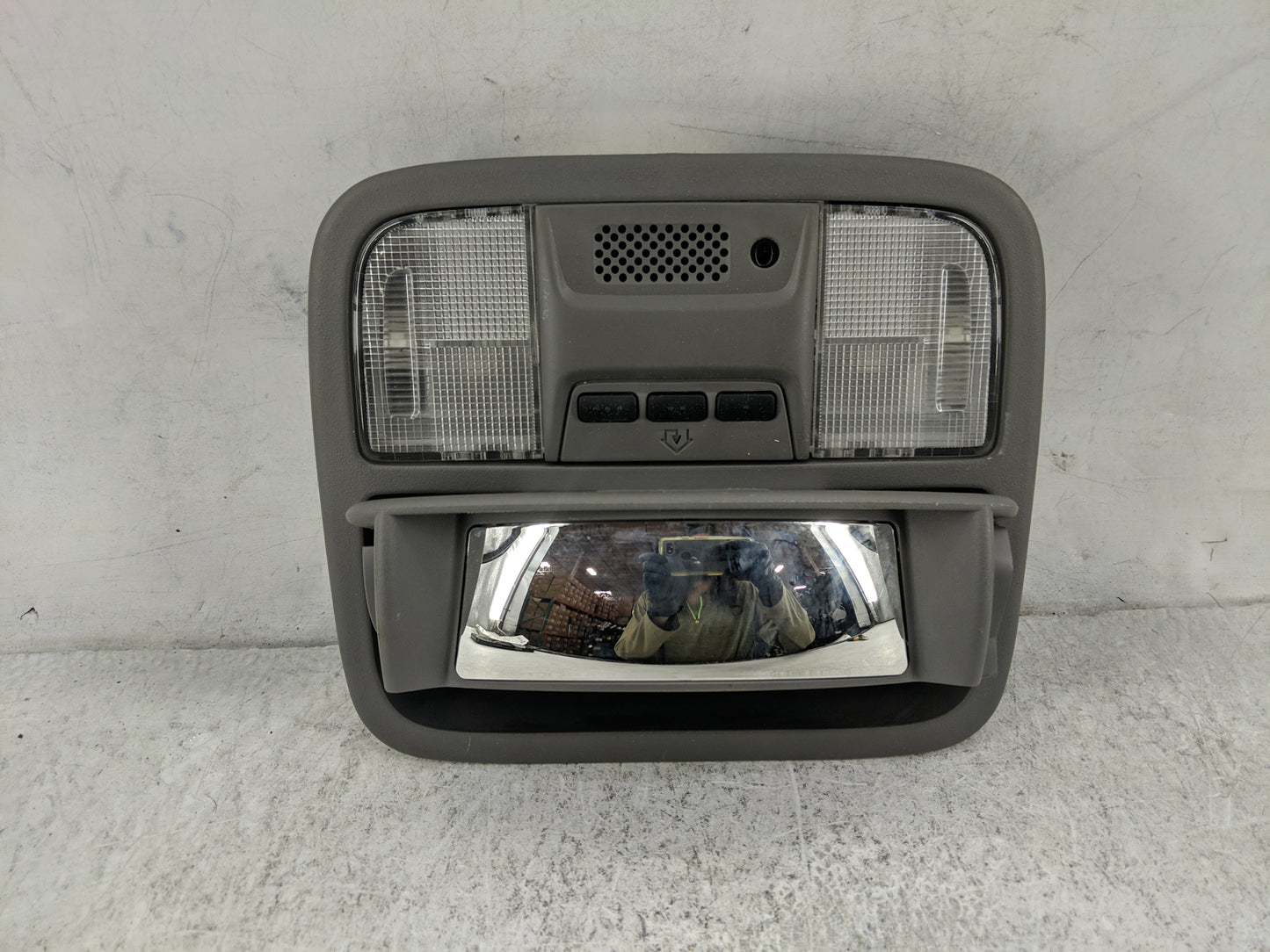 2005-2010 Honda Odyssey Overhead Roof Console Gray 1484114 - Oemusedautoparts1.com