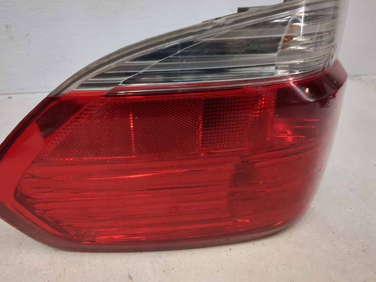 2008-2010 Honda Odyssey Tail Light Assembly Passenger Right OEM Fits Fits 2008 2009 2010 OEM Used Auto Parts - Oemusedautopa