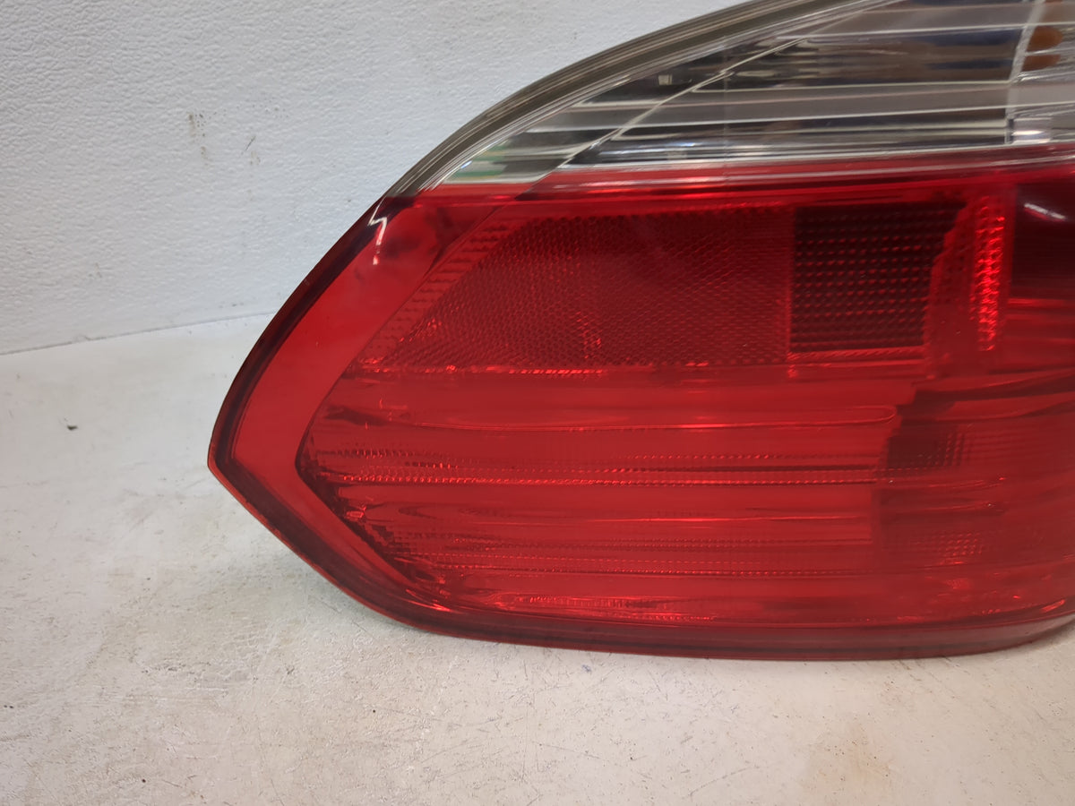 2008-2010 Honda Odyssey Tail Light Assembly Passenger Right OEM Fits Fits 2008 2009 2010 OEM Used Auto Parts - Oemusedautopa