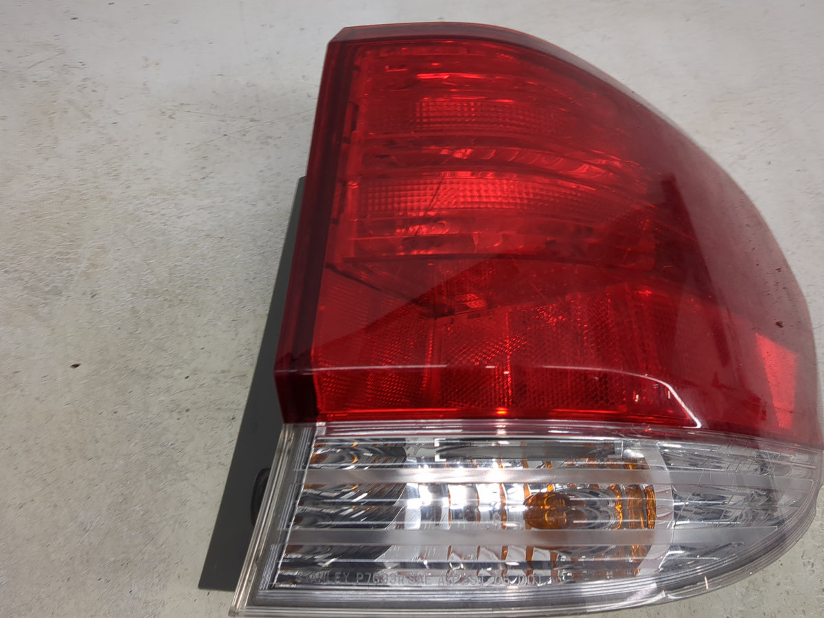 2008-2010 Honda Odyssey Tail Light Assembly Passenger Right OEM Fits Fits 2008 2009 2010 OEM Used Auto Parts - Oemusedautopa