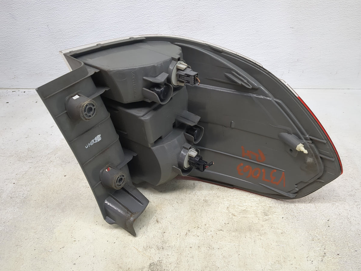 2008-2010 Honda Odyssey Tail Light Assembly Passenger Right OEM Fits Fits 2008 2009 2010 OEM Used Auto Parts - Oemusedautopa