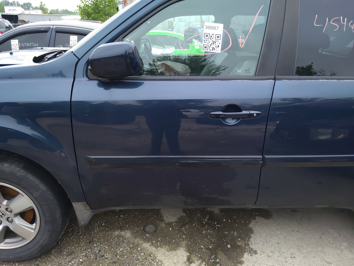 2009-2015 Honda Pilot Driver Front Door Oem 5042795 - Oemusedautoparts1.com