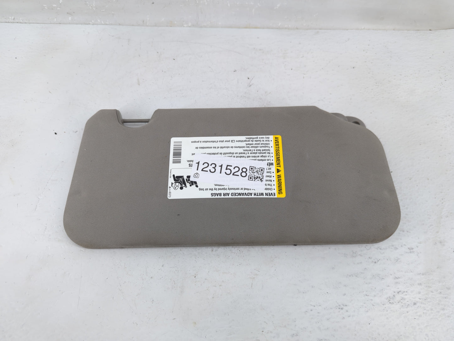 2010 Hummer H3 Sun Visor Shade Replacement Driver Left Mirror Fits OEM Used Auto Parts - Oemusedautoparts1.com