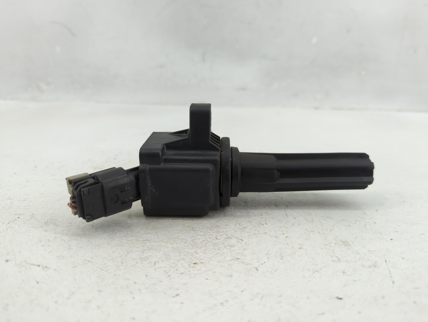 Hummer H3 Ignition Coil Igniter Pack - Oemusedautoparts1.com