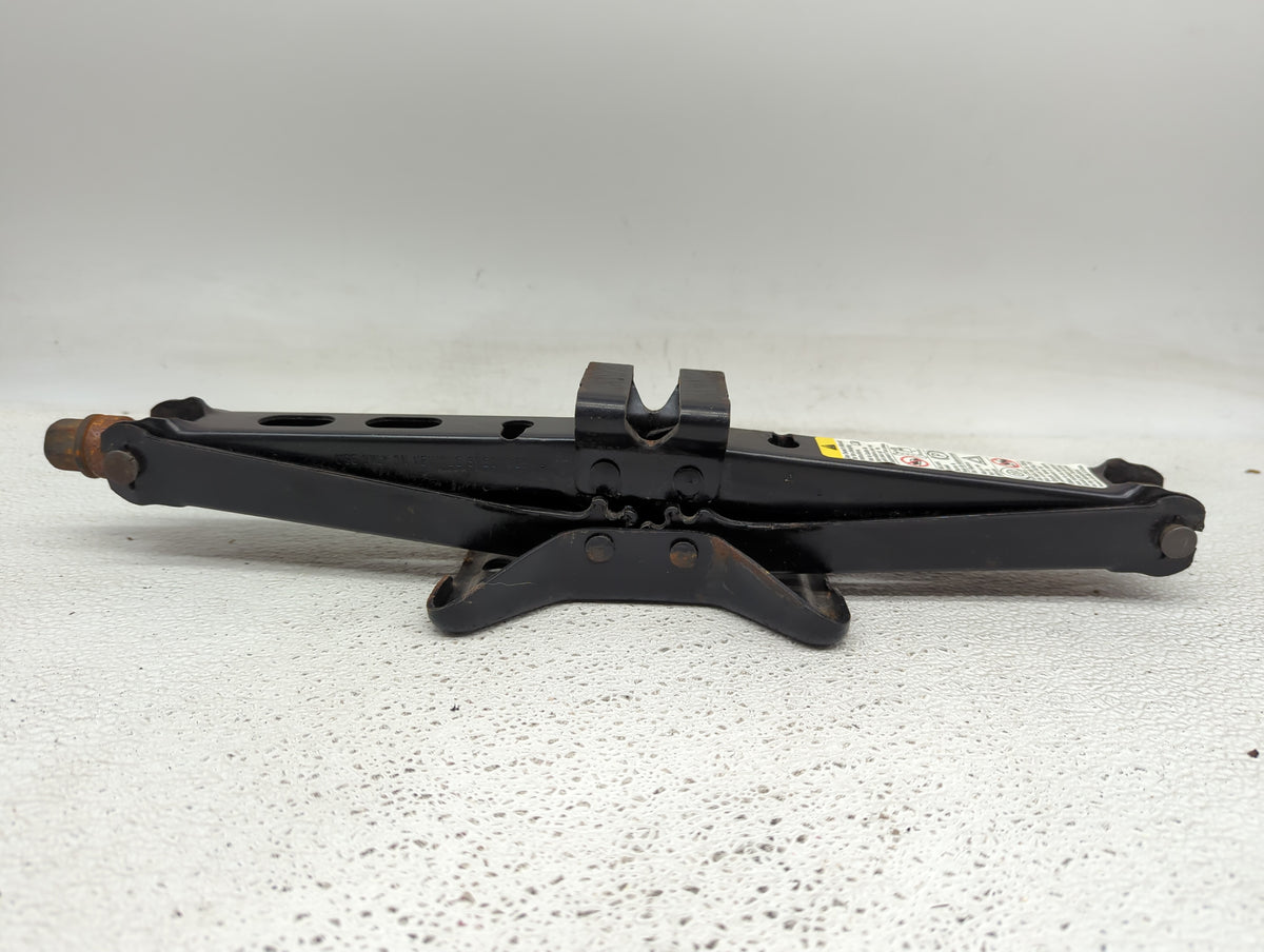 2010 Hummer H3 Spare Scissor Car Jack 1415683 - Oemusedautoparts1.com