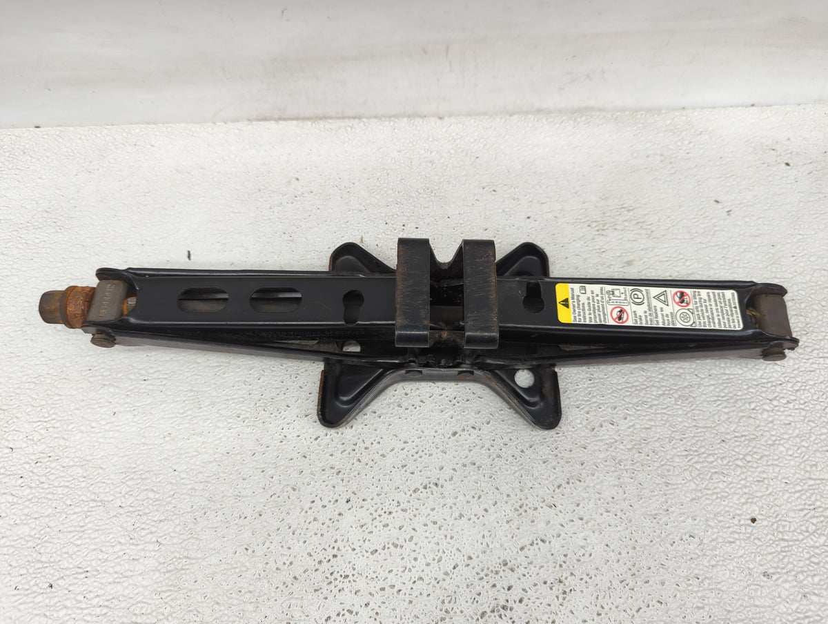 2010 Hummer H3 Spare Scissor Car Jack 1415683 - Oemusedautoparts1.com