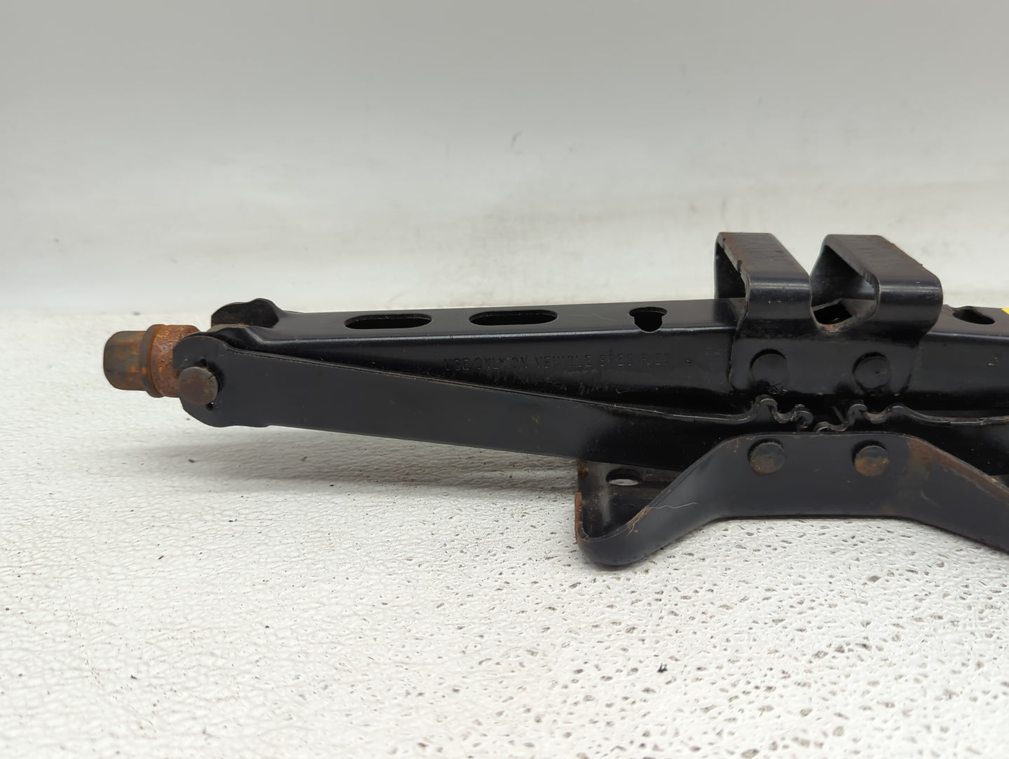 2010 Hummer H3 Spare Scissor Car Jack 1415683 - Oemusedautoparts1.com