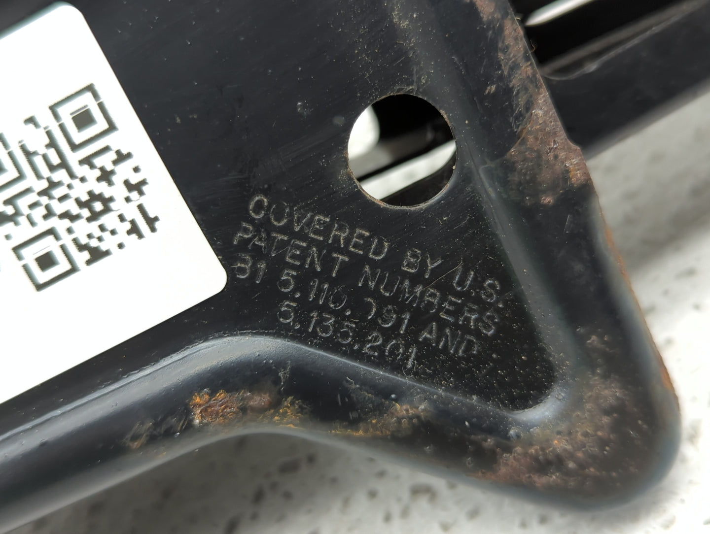 2010 Hummer H3 Spare Scissor Car Jack 1415683 - Oemusedautoparts1.com