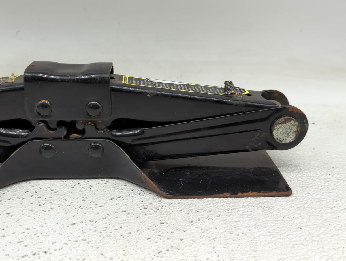2010 Hummer H3 Spare Scissor Car Jack 1415687 - Oemusedautoparts1.com