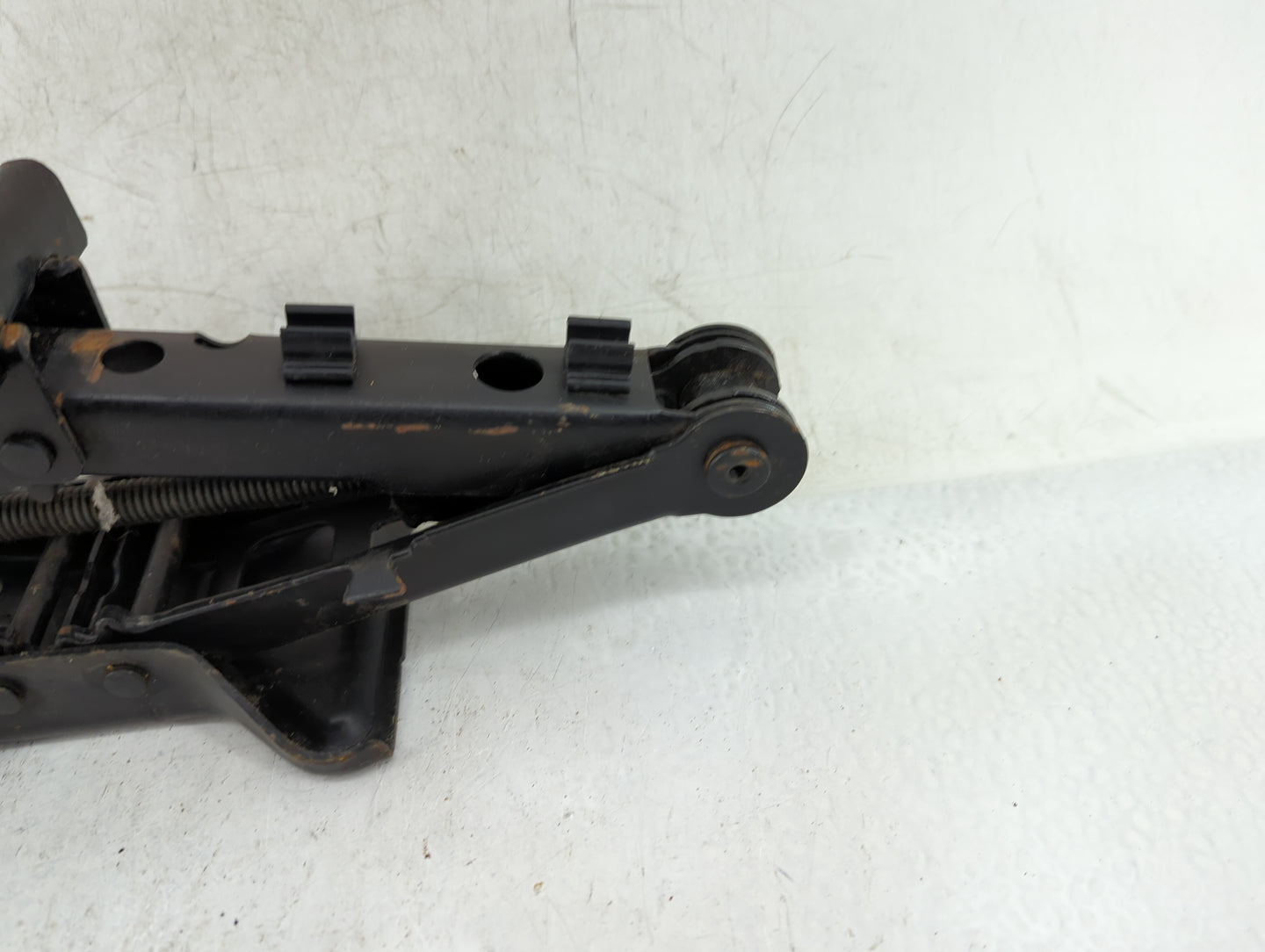 2010 Hummer H3 Spare Scissor Car Jack - Oemusedautoparts1.com