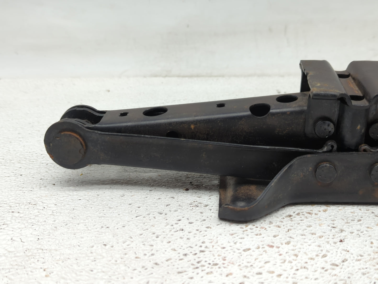 2010 Hummer H3 Spare Scissor Car Jack - Oemusedautoparts1.com