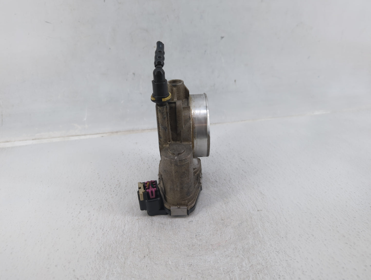 2010 Hummer H3 Throttle Body P/N:438AA 8508 Fits OEM Used Auto Parts - Oemusedautoparts1.com
