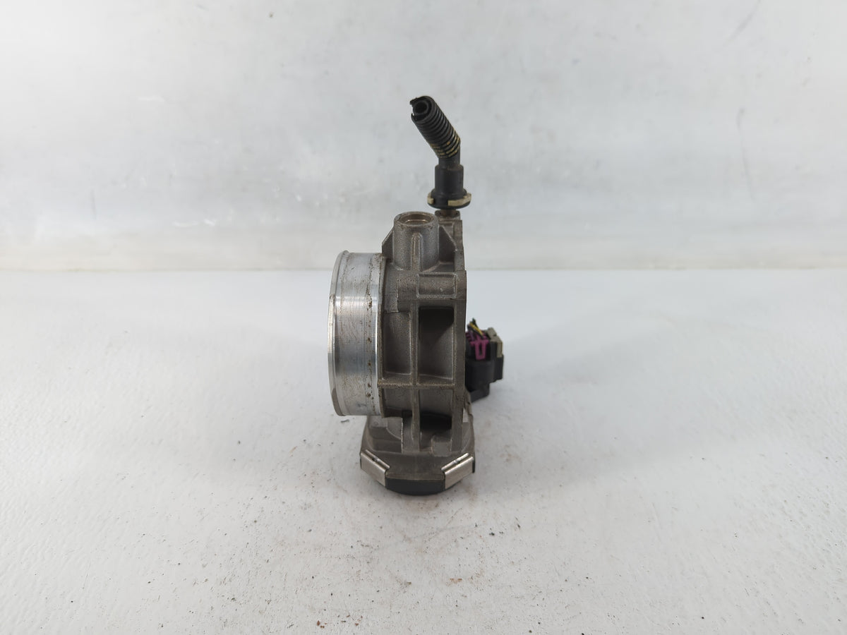 2010 Hummer H3 Throttle Body P/N:438AA 8508 Fits Fits 2008 2009 2011 2012 OEM Used Auto Parts - Oemusedautoparts1.com